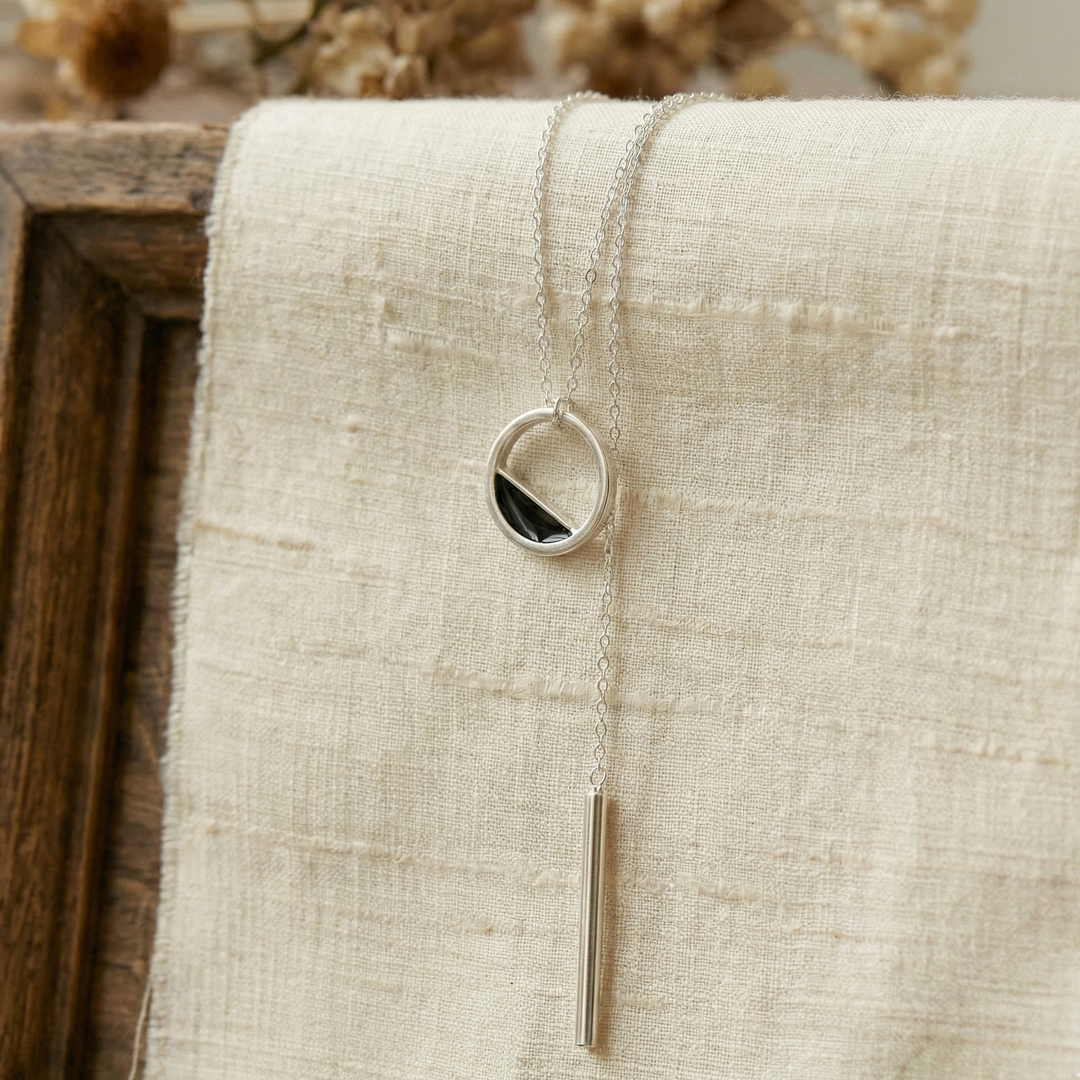 The Aria Minimalist Lariat