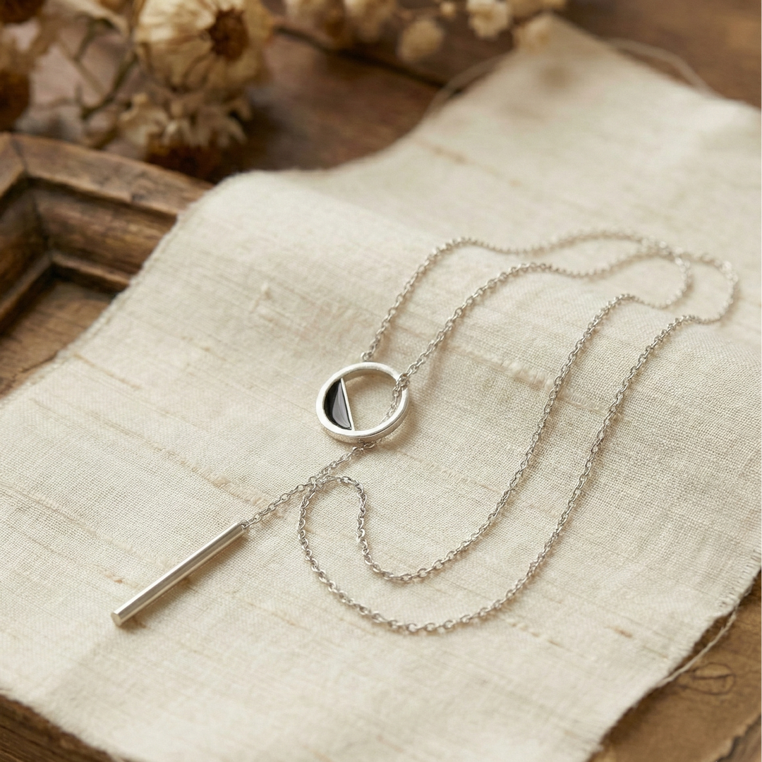 The Aria Minimalist Lariat